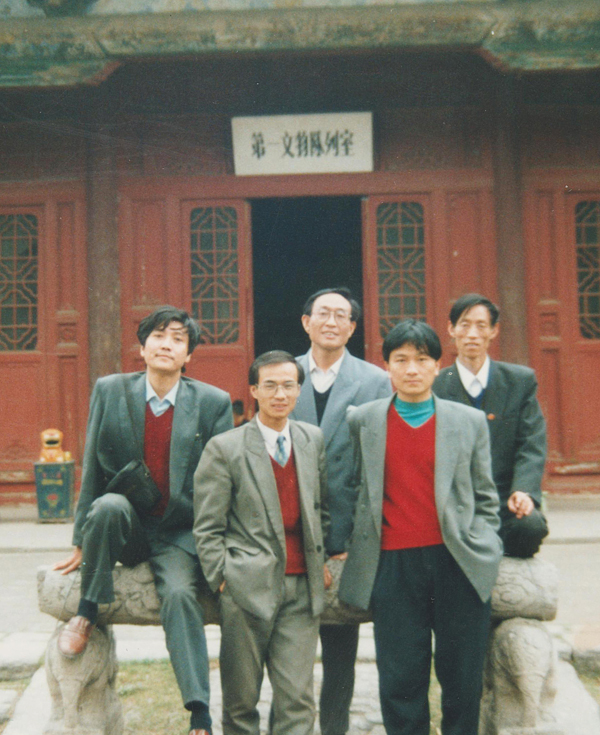 008 前排左一團(tuán)委書記高丙杰、前排右一組織干事王小龍，后排中黨辦主任馮振宇 右一宣傳部長王衛(wèi)民 (71).jpg