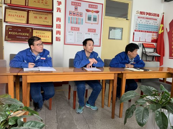 為確保此次大檢修停車計劃安全順利的完成，動力車間及早動手，精心組織，周密部署。按照公司大檢修指揮部的停車計劃，及時召開車間大檢修停車計劃工作會議.jpg