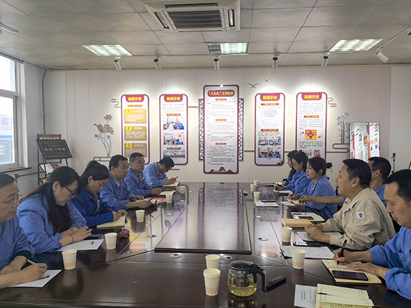 5月23日，法審、實業(yè)黨支部結對開展“學思鑄魂 共促共建”主題黨日活動 (2).jpg