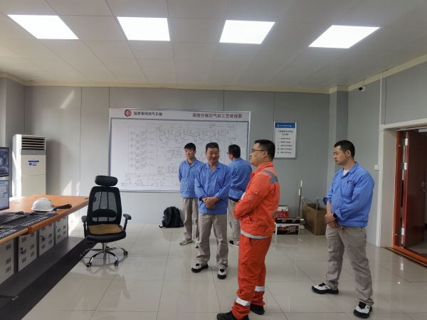 9月13日，公司機(jī)組透平電驅(qū)改造項(xiàng)目小區(qū)赴國家管網(wǎng)集團(tuán)西氣東輸公司甘陜輸氣分公司高陵作業(yè)區(qū)進(jìn)行對標(biāo)交流.jpg