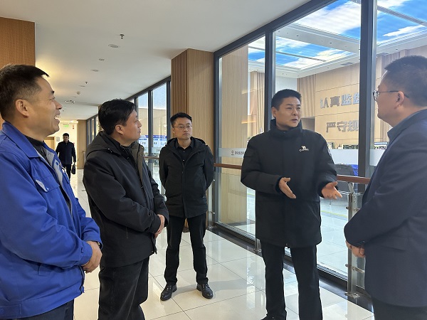 1月31日，咸陽市工信局副局長趙英立來彬州公司調研檢查1.jpg