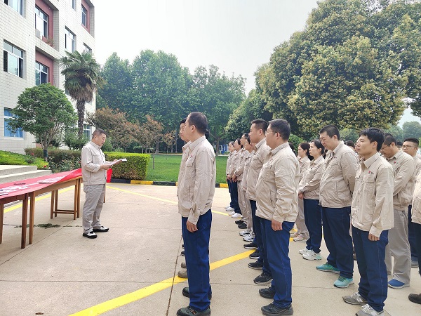 6月3日，計控電儀部部長王文波組織部門員工進行安全生產(chǎn)月宣貫活動.jpg