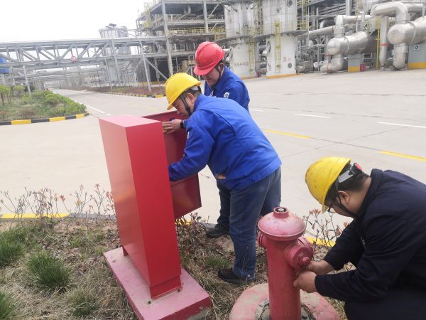 圖2 7月10日，檢查人員檢查人員重點(diǎn)檢查消防器材。設(shè)施.jpg